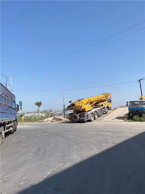 绥中县25吨吊车的租赁价格大概是多少？