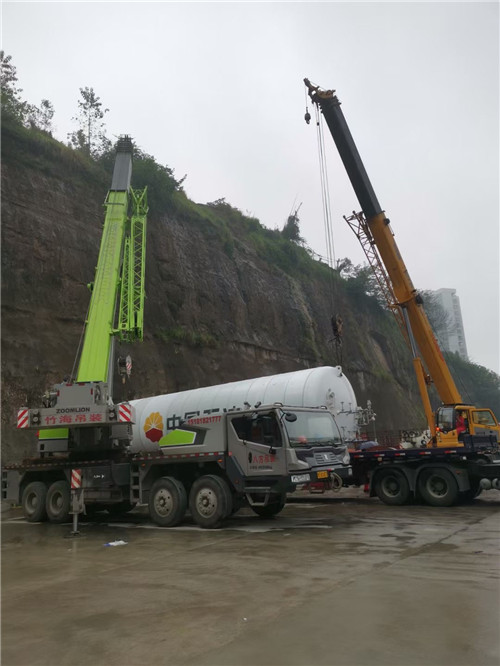 绥中县“不怕风雨冻”—— 吊车的 “恶劣环境适应” 技术
